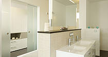 Musterhaus Bungalow Finess, ein besonderes, helles und modernes Badezimmer