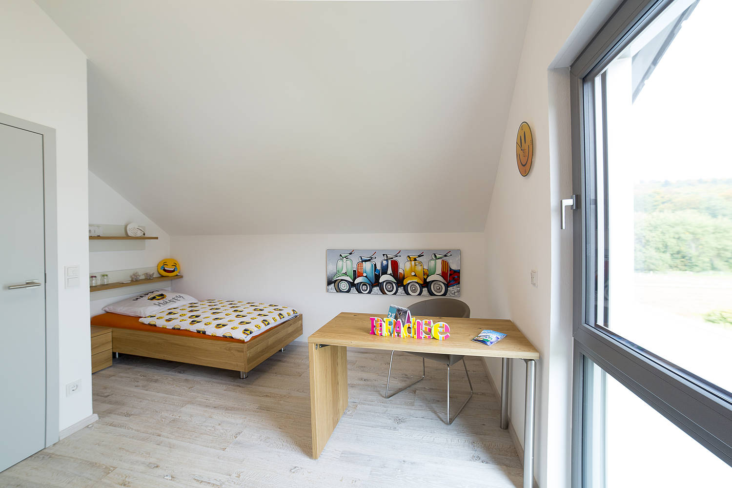Eins von zwei Kinderzimmern im Dachgeschoss