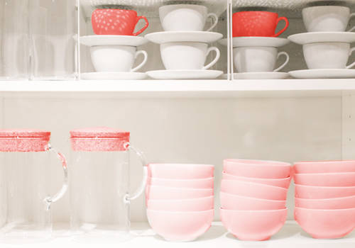 Trendfarbe Living Coral: Akzente setzen mit farbigen Wohnaccessoires.