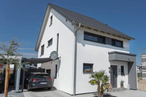 Das individuelle Architektenhaus von Büdenbender überzeugt mit Modernität und Hochwertigkeit. 