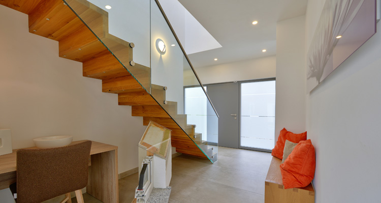 Eingangsbereich mit Treppe zum Obergeschoss